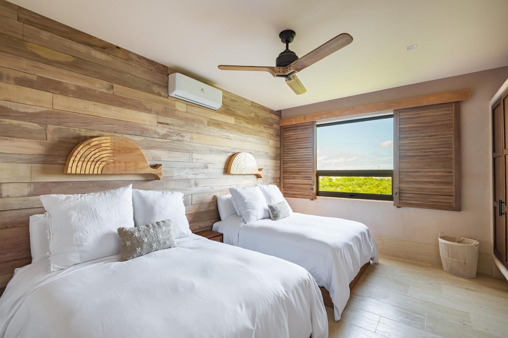 Artila Condos, * Isla Mujeres