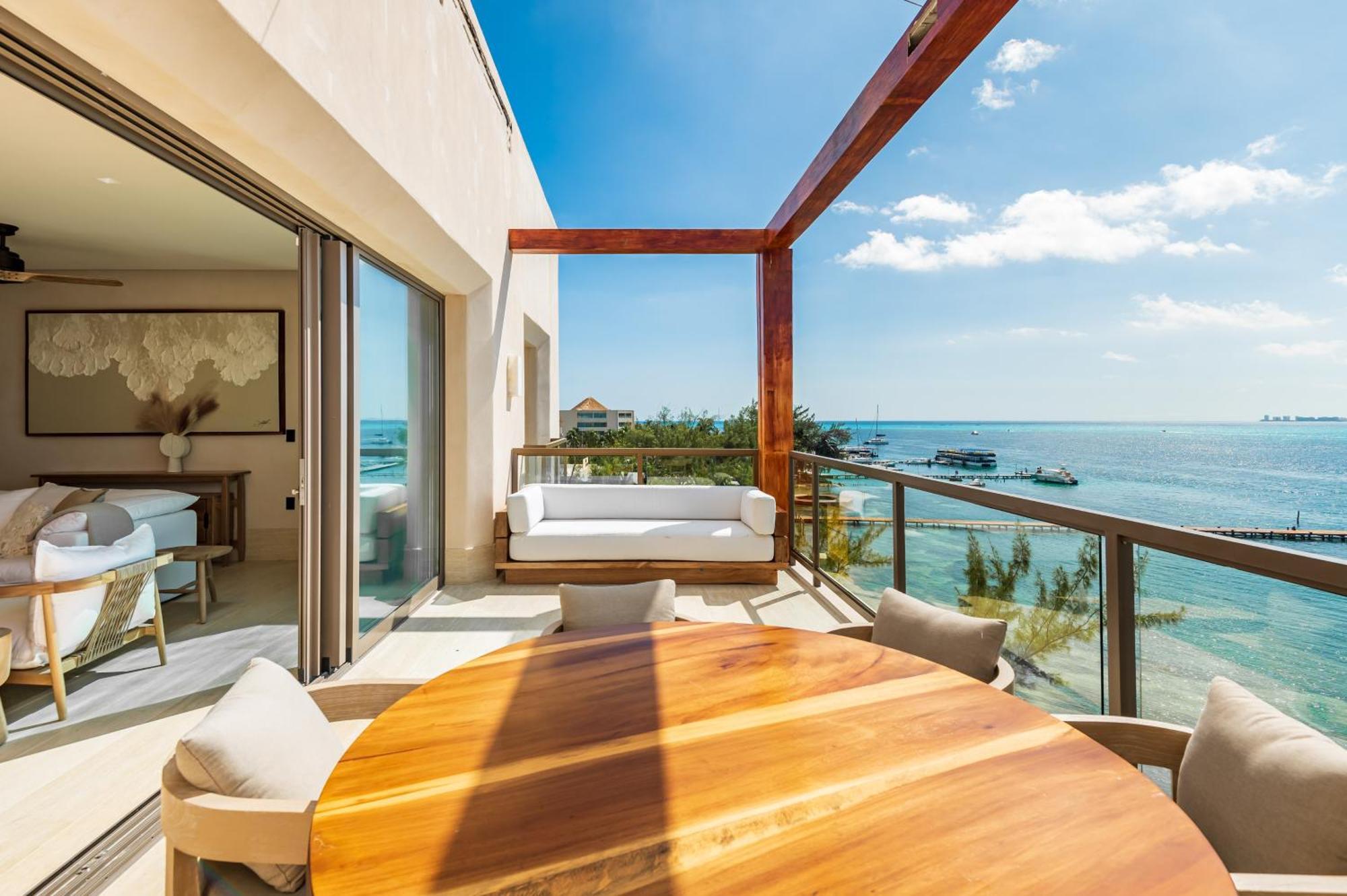 Artila Condos, *
