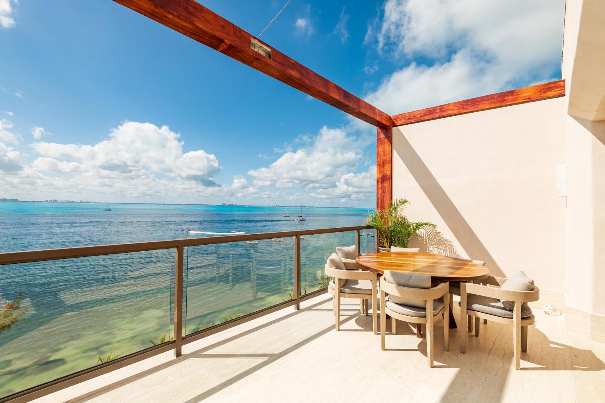 Artila Condos,