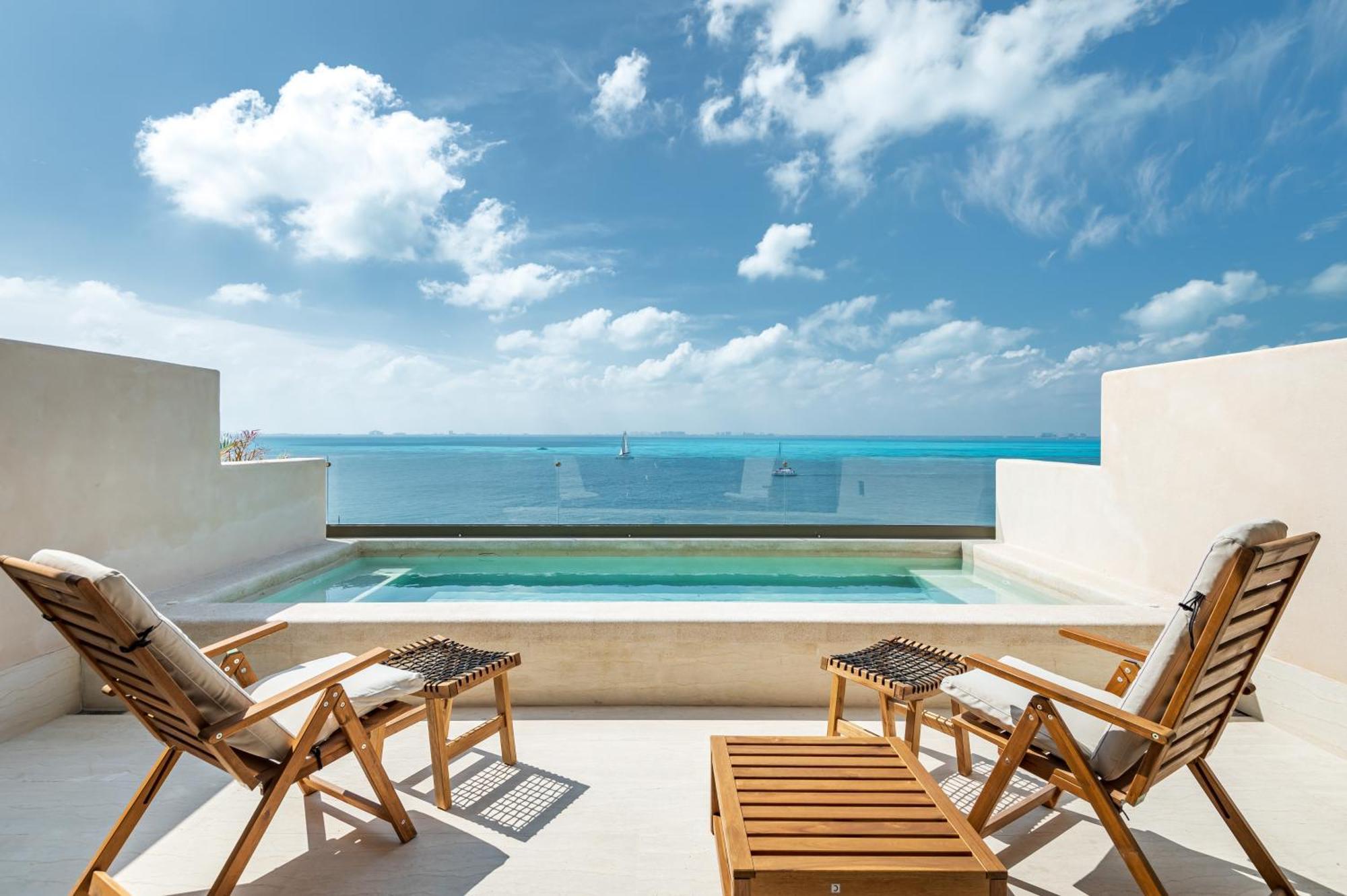 Artila Condos, Isla Mujeres