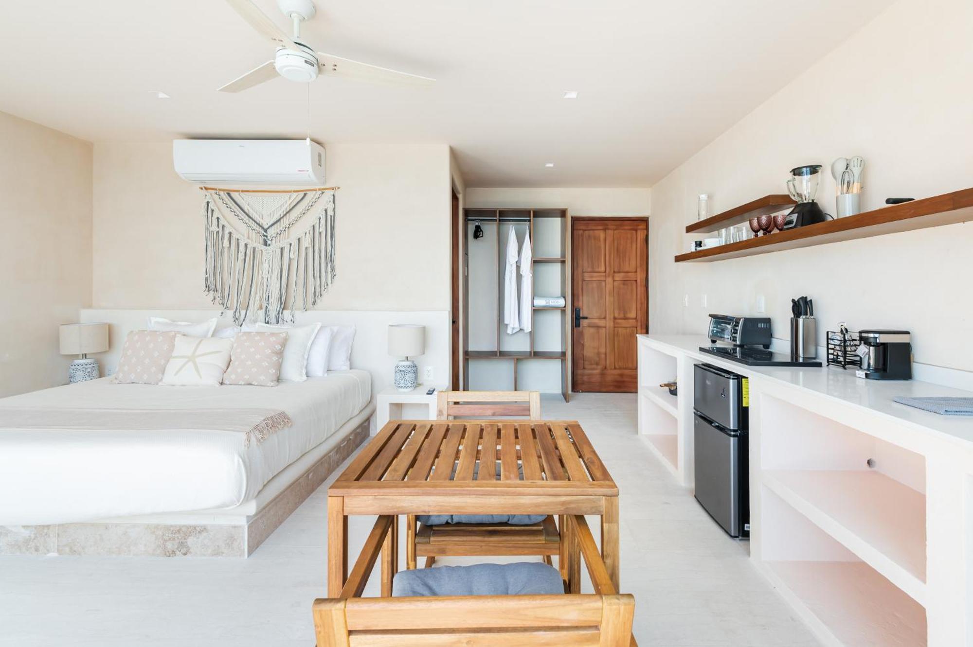 Artila Condos, *