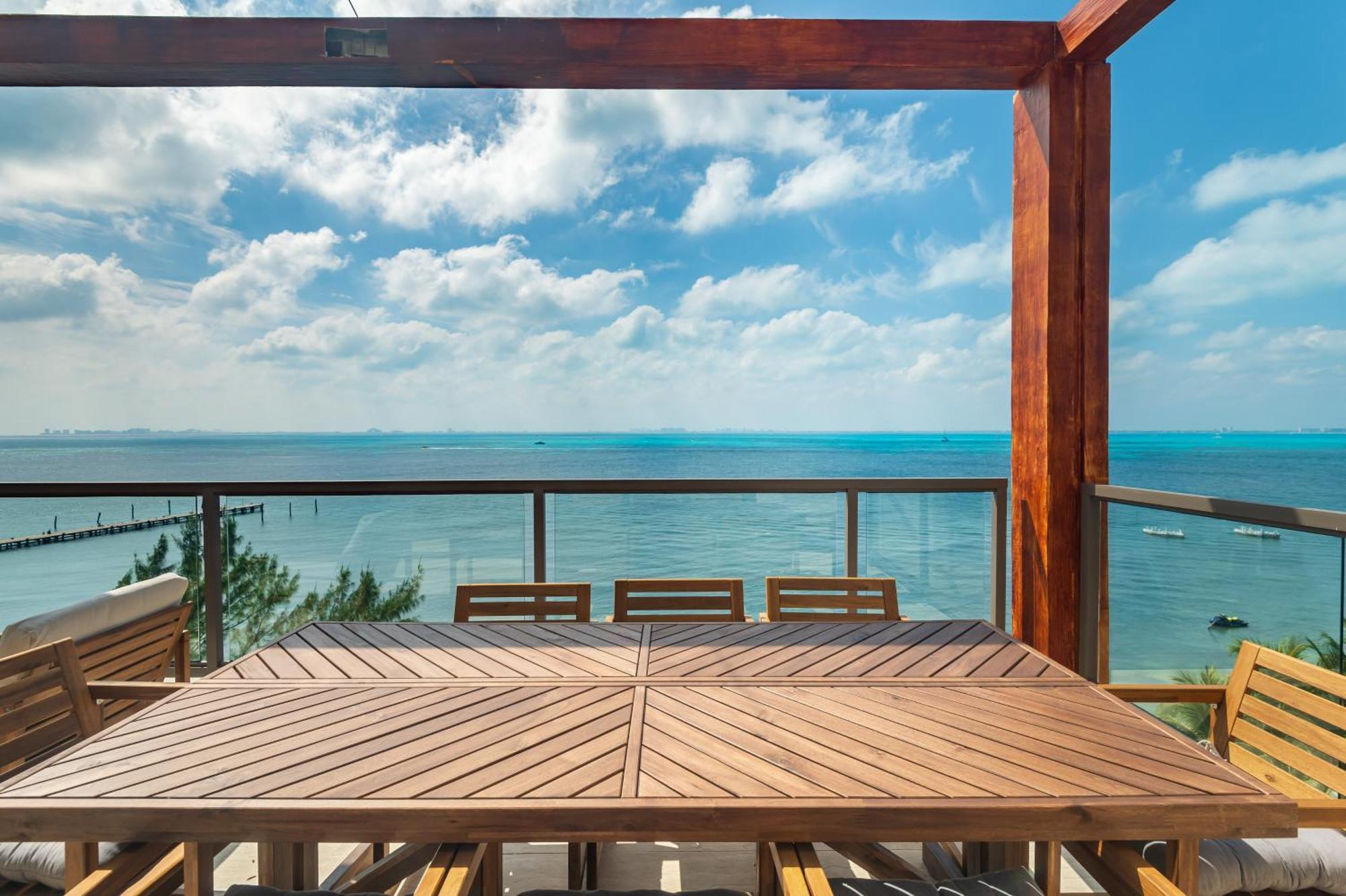 Artila Condos,