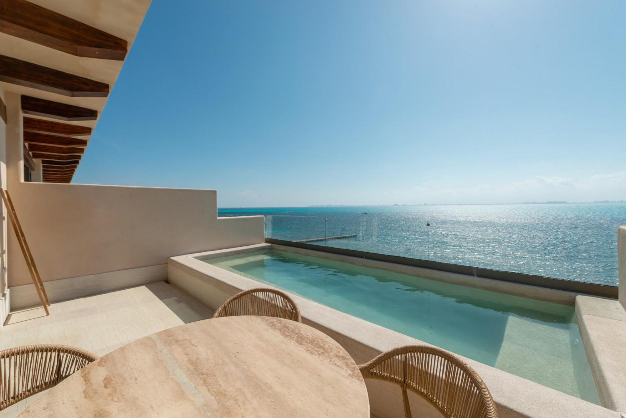 Artila Condos, Isla Mujeres