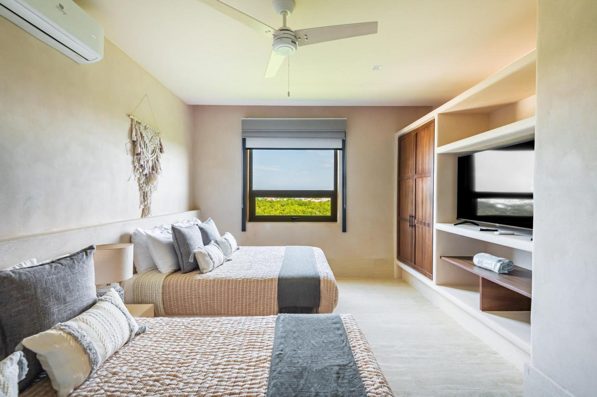 Artila Condos, Isla Mujeres
