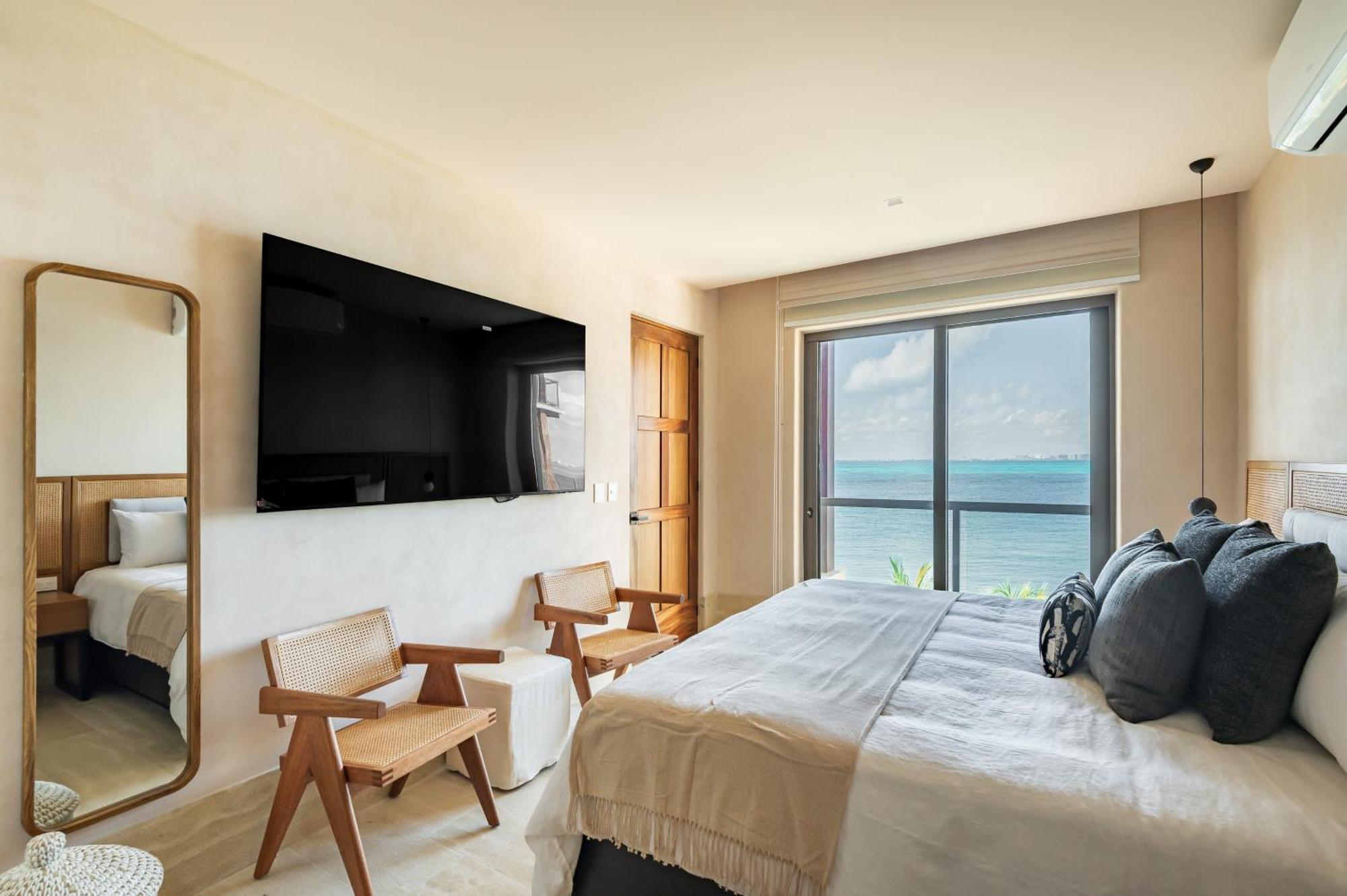 Artila Condos,